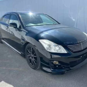 2012 Toyota Crown GRS204